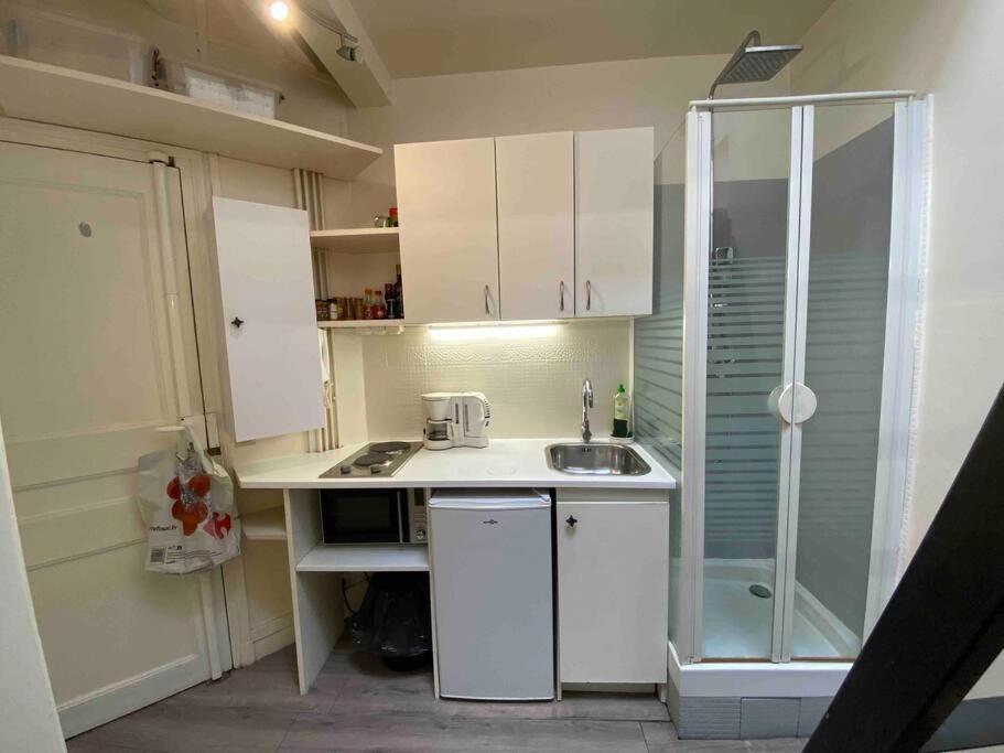 Studio 9m2 Tour Eiffel Invalide Champ De Mars 75015 Apartment Paris