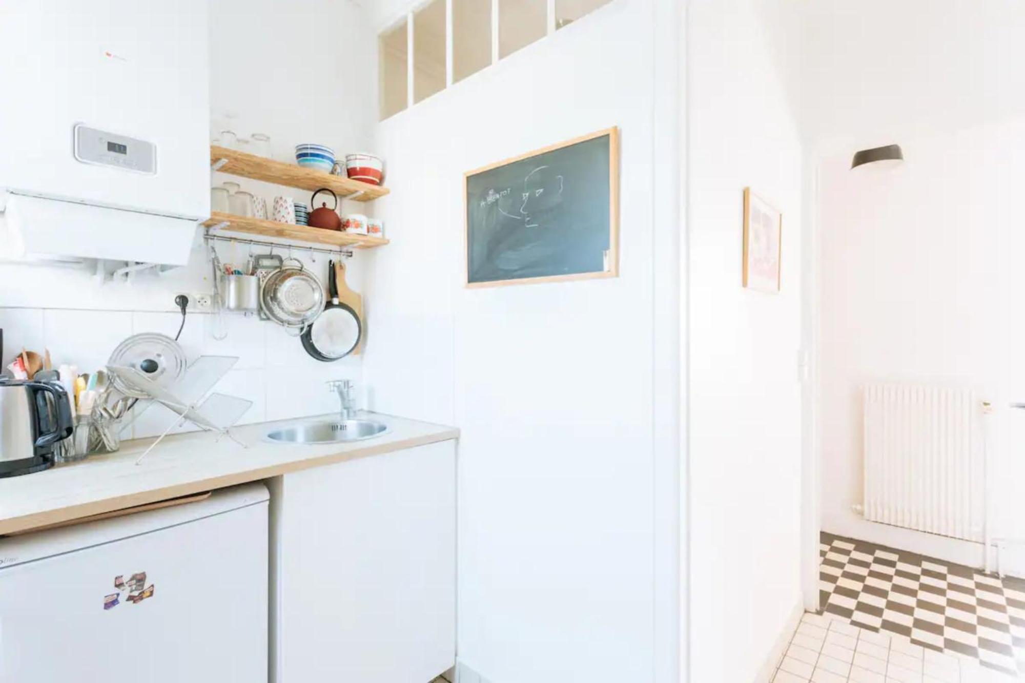 Ideally Located 2bd For 3 With Balcony&view Apartment *