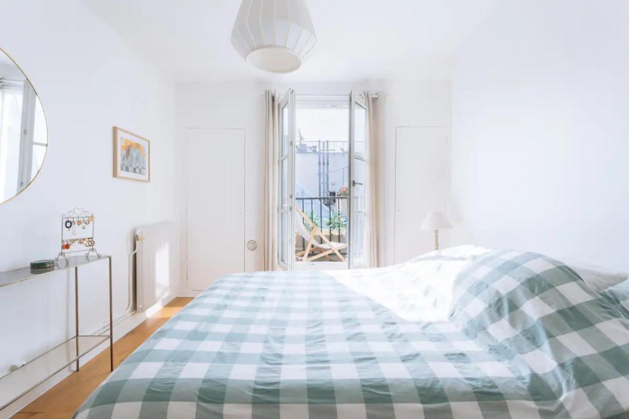 Ideally Located 2bd For 3 With Balcony&view