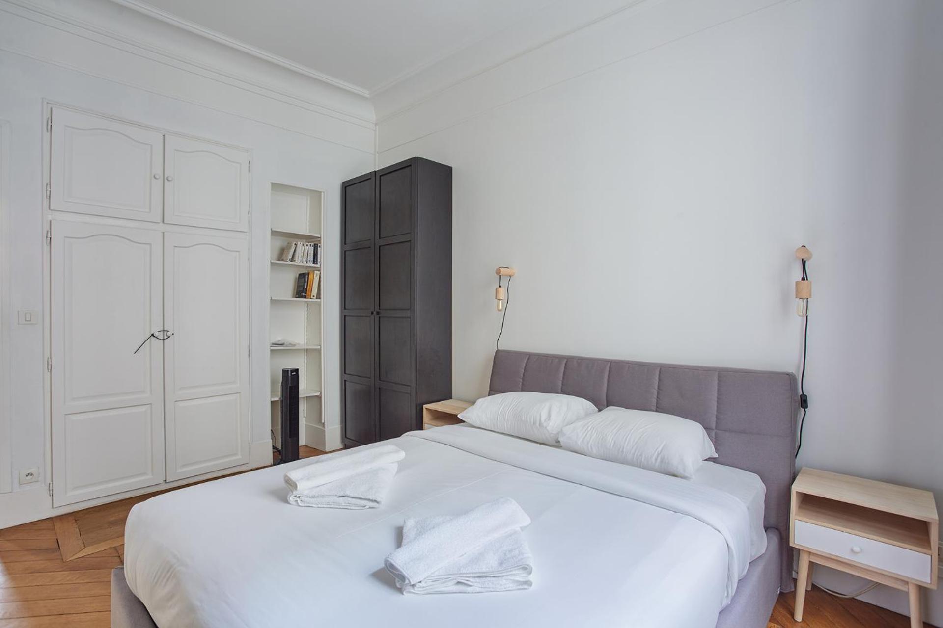 Place De L'etoile By Studio Prestige * Paris