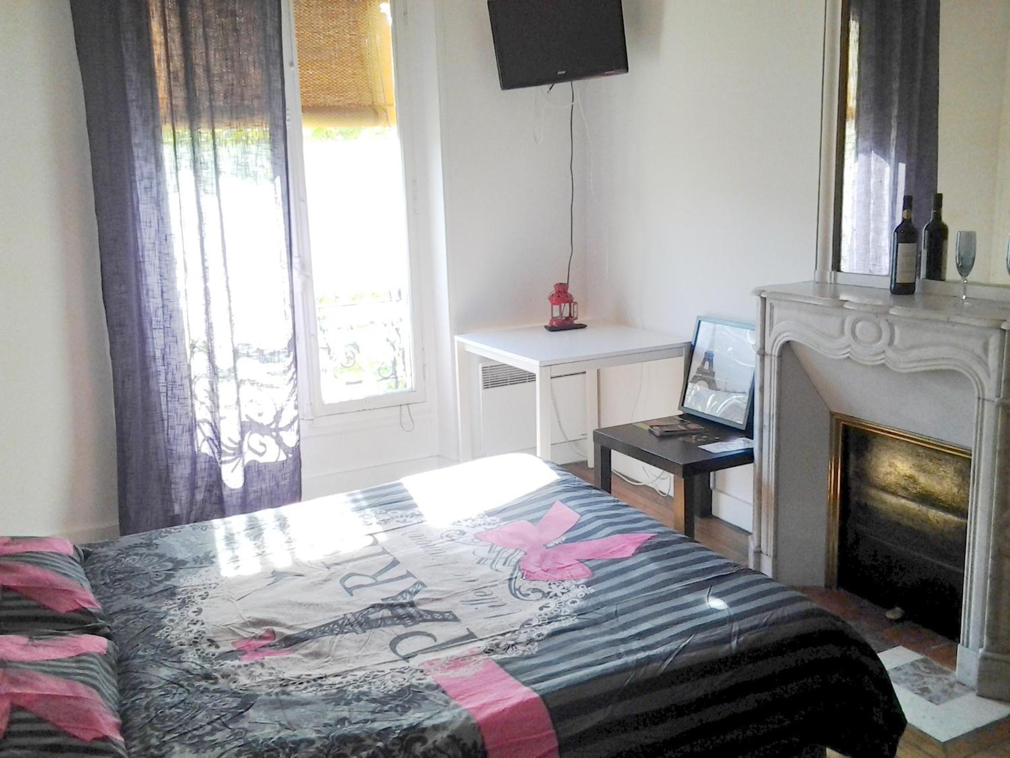 Appartement A Deux Pas De Montmartre