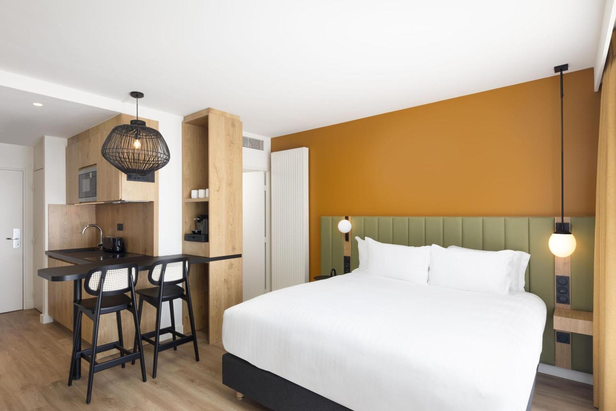 Hotel By Marriott Didot Montparnasse 4*
