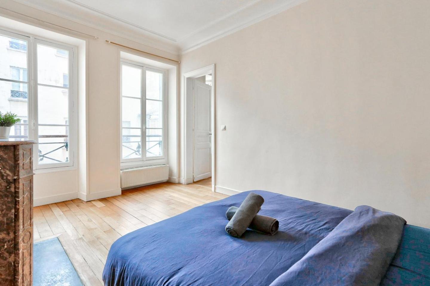 Arc De Triomphe Superbe Free Netflix Apartment Paris