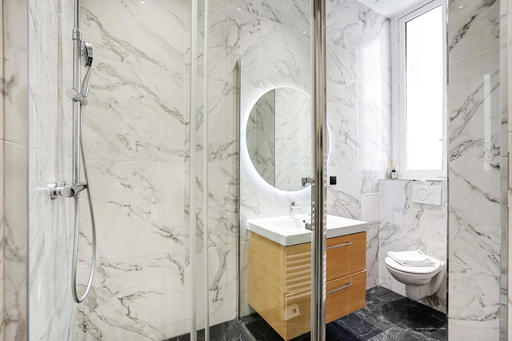 Luxurious - 2br-8p -champs Elysees Apartment Paris