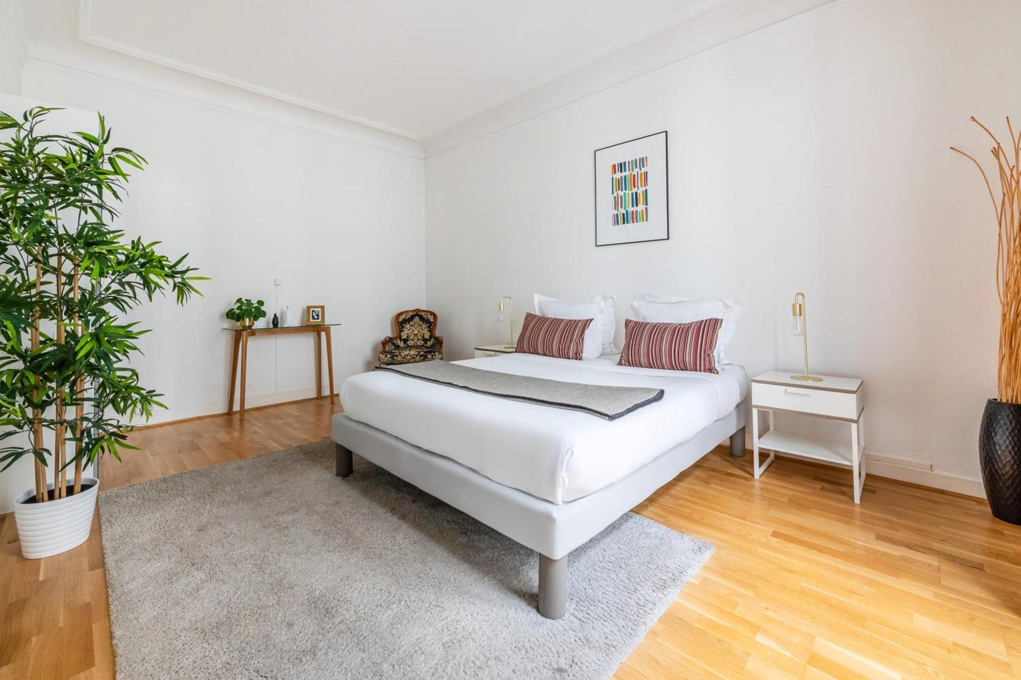 Bergere Paris
