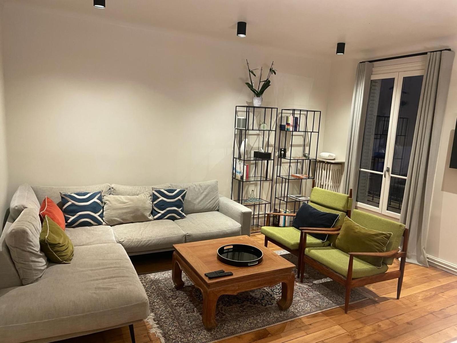 Elegance & Charm In Heart Of Daguerre Paris