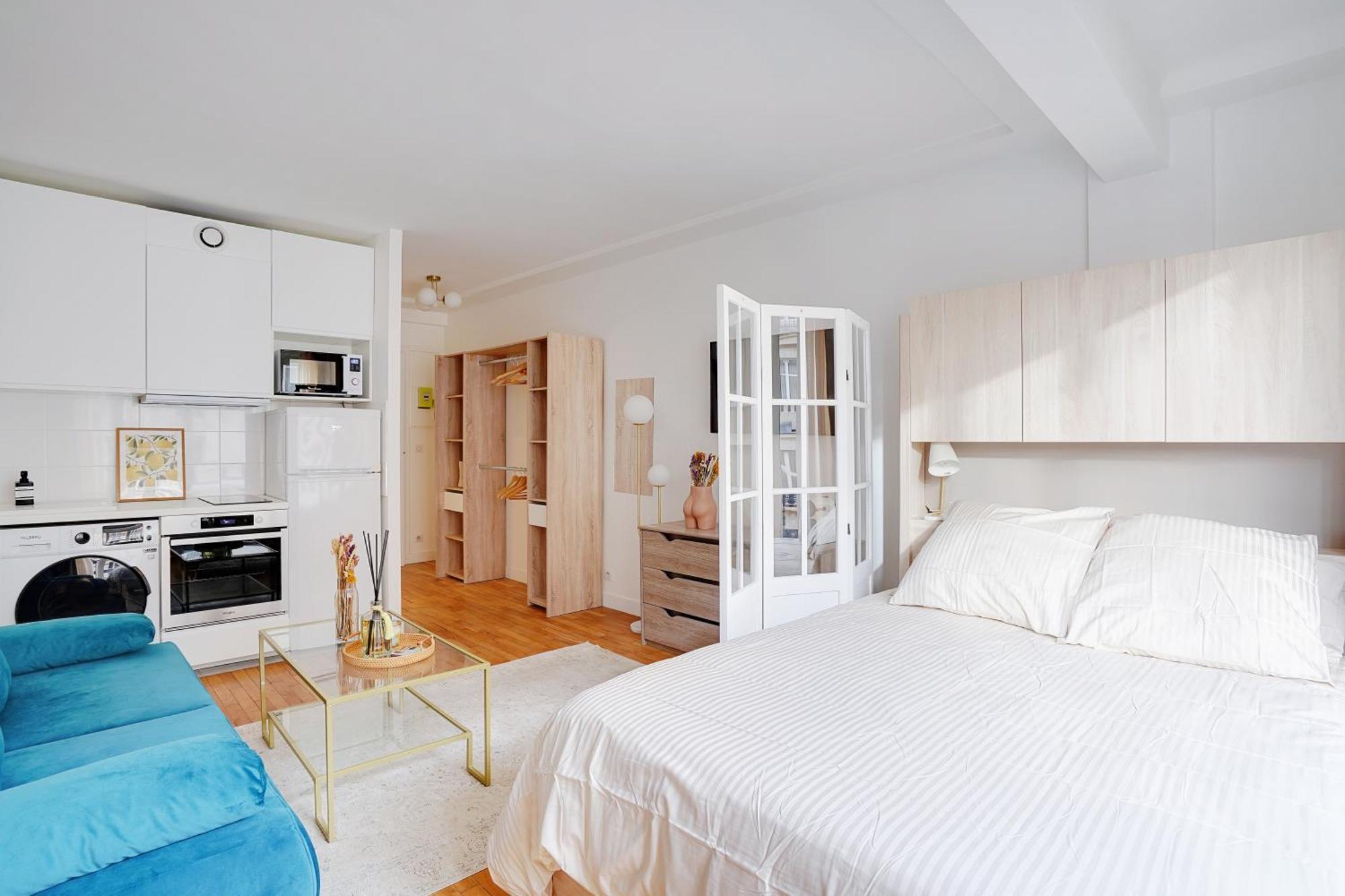 Parisian Charm Porte Maillot *