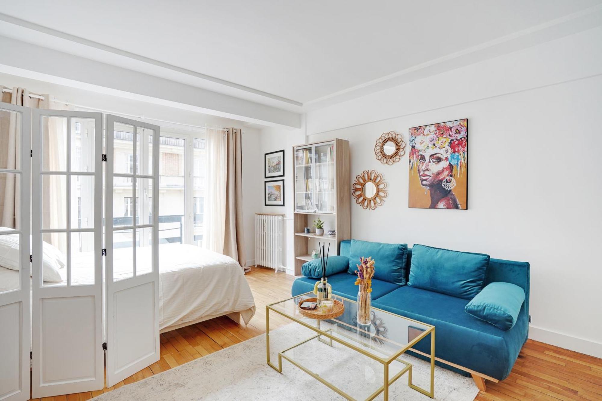 Parisian Charm Porte Maillot Apartment