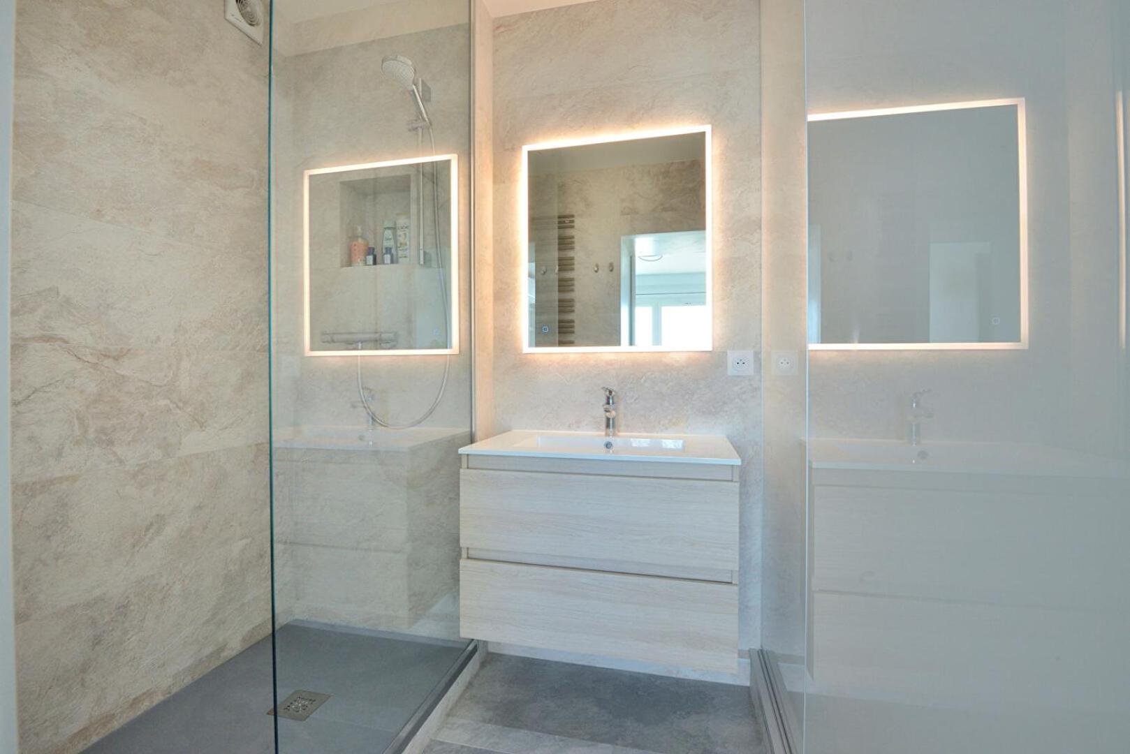 Apartment The Eiffel Tower - A Luxurious With Breathtaking Views Of The Eiffel Tower Paris