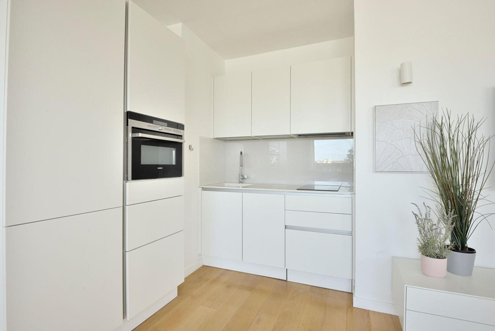 The Eiffel Tower - A Luxurious With Breathtaking Views Of The Eiffel Tower Appartement Paris