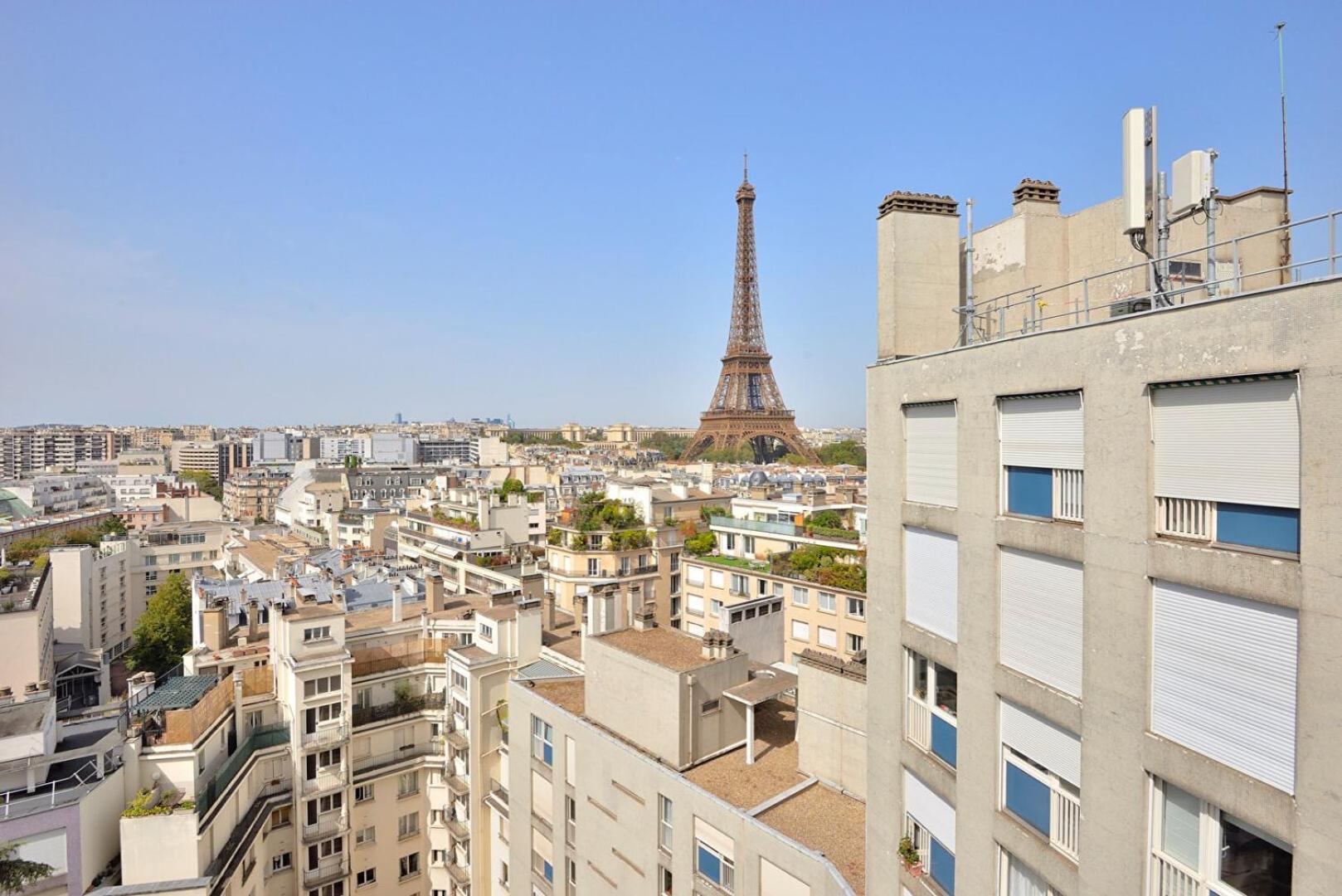 The Eiffel Tower - A Luxurious With Breathtaking Views Of The Eiffel Tower Appartement Paris
