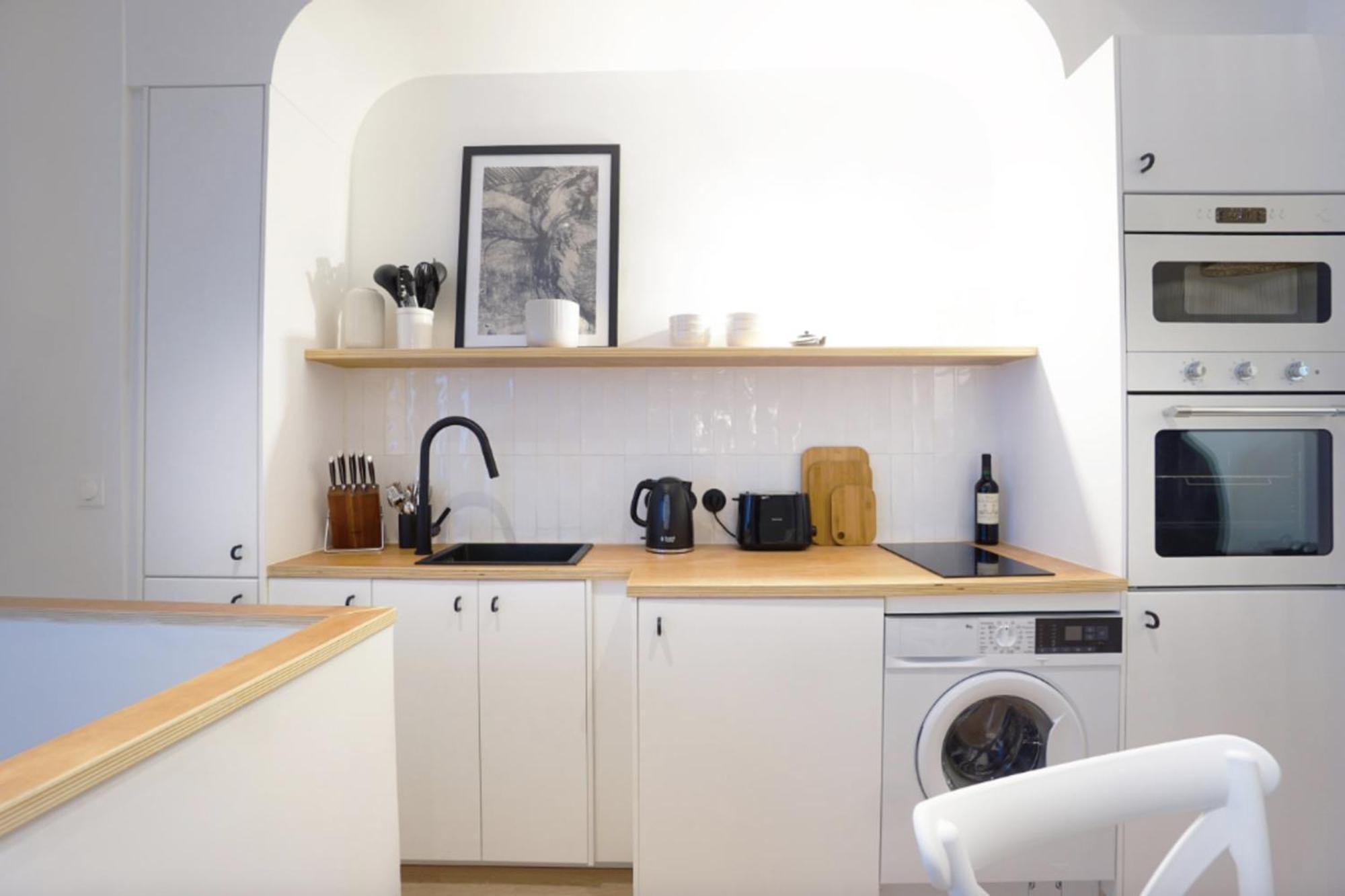 Comfortable And Ideally Located In 15 Paris