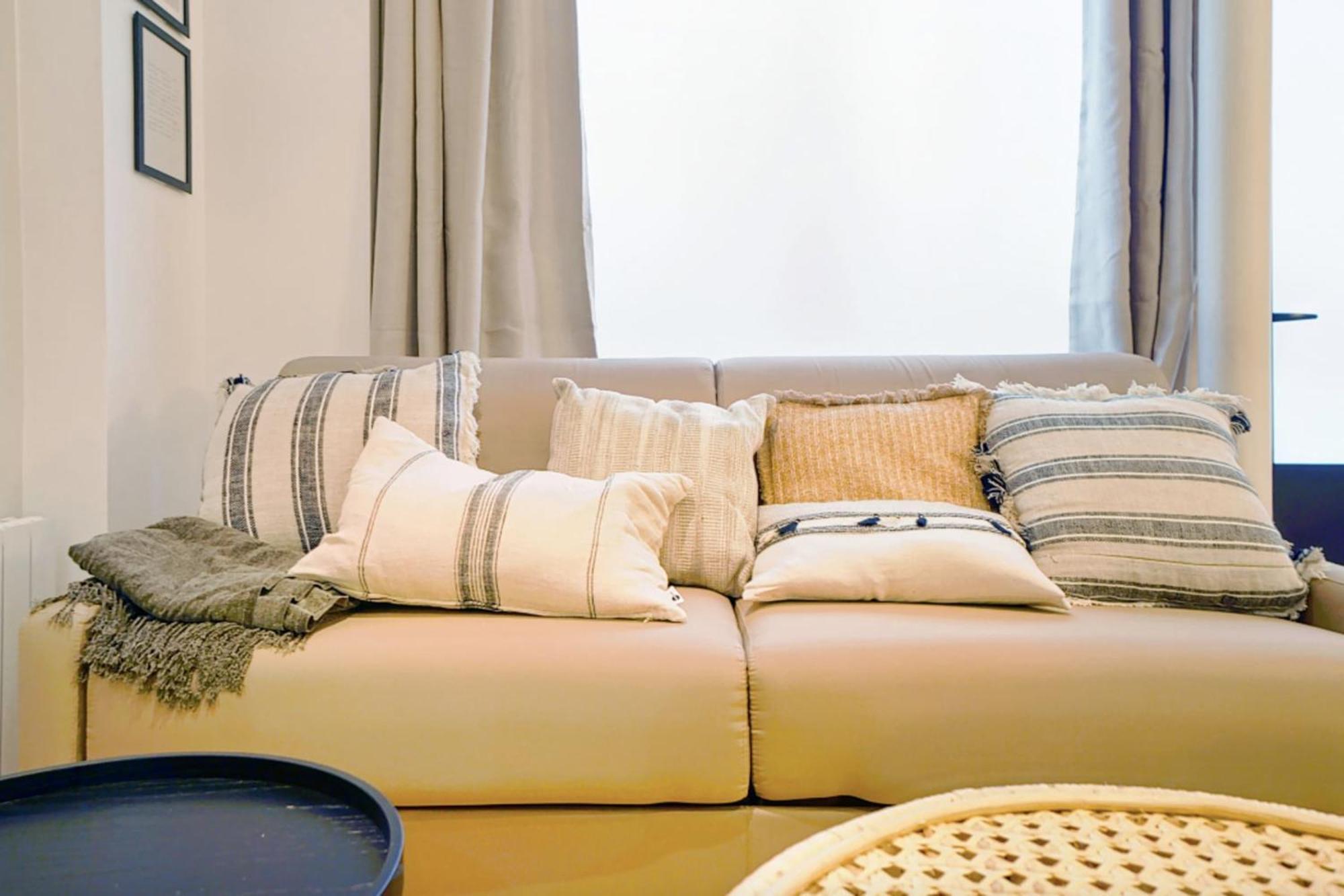 Comfortable And Ideally Located In 15 Apartment
