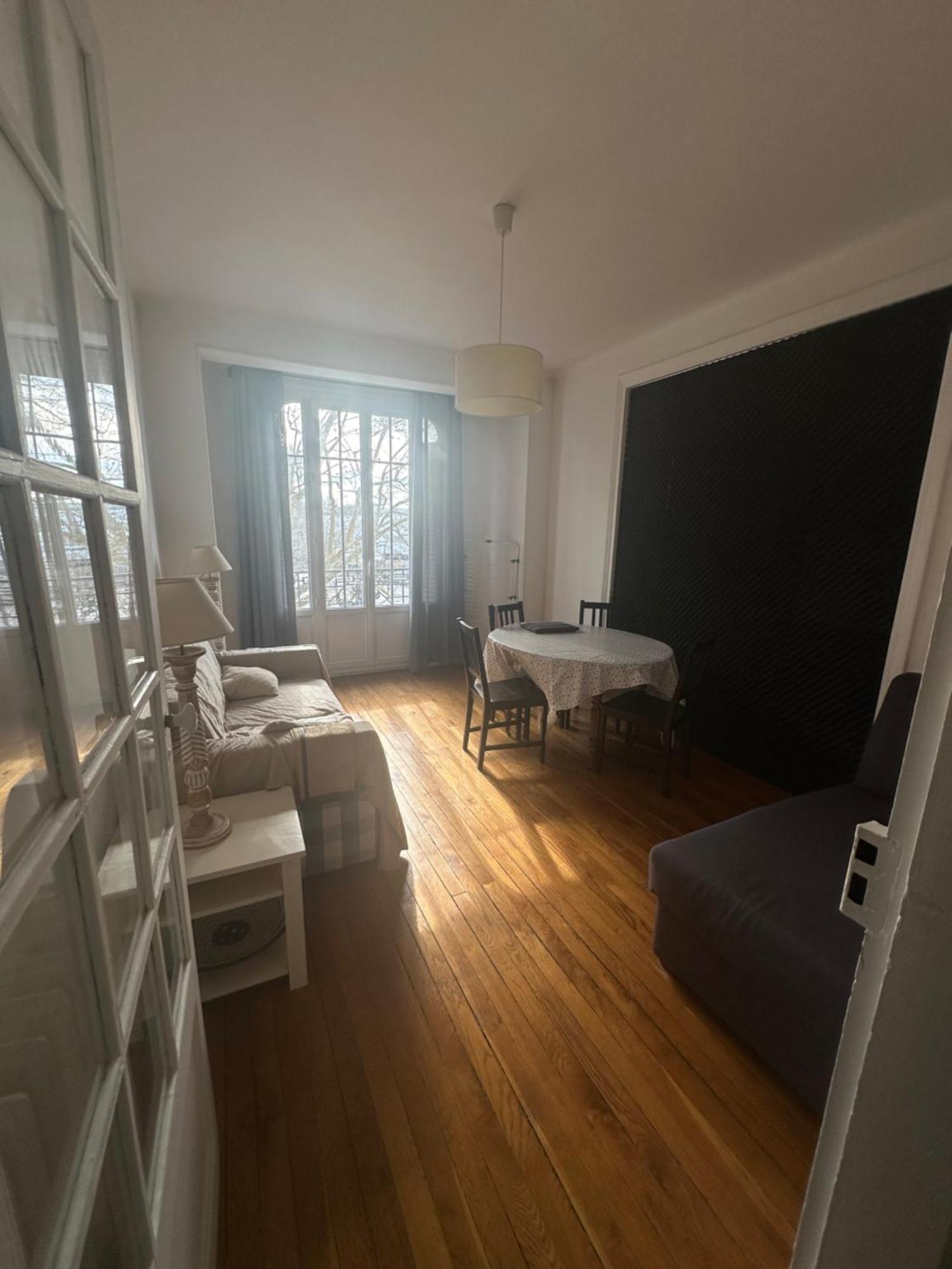 Sarah House * Paris