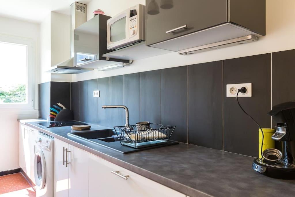 Apartment 2 Bedrm Flat - Downtown - Near Commodities *