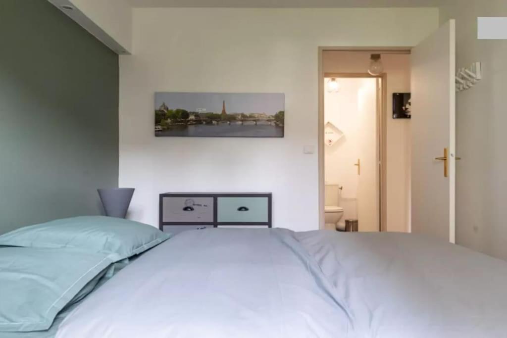 2 Bedrm Flat - Downtown - Near Commodities Apartment *