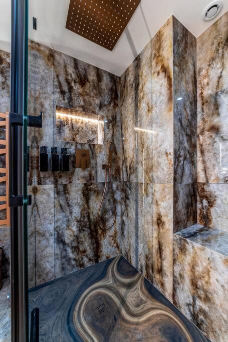 B Luxe Triplex, Cinema Near Place Des Vosges Ac Apartment *