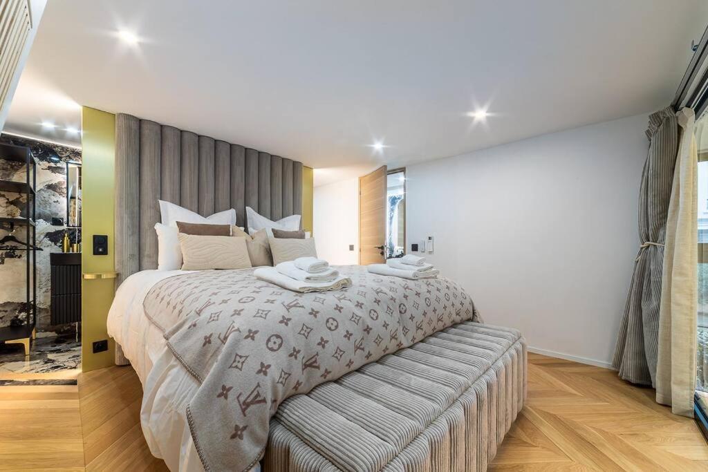 B Luxe Triplex, Cinema Near Place Des Vosges Ac Apartment