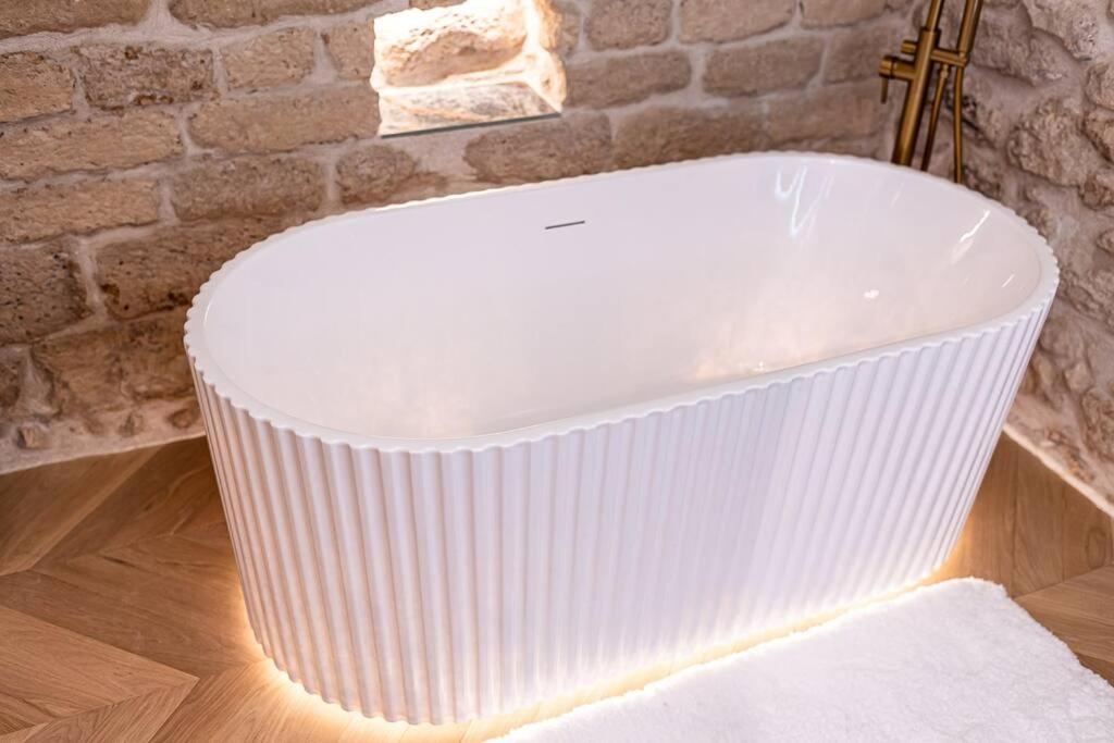 Apartment B Luxe Triplex, Cinema Near Place Des Vosges Ac Paris