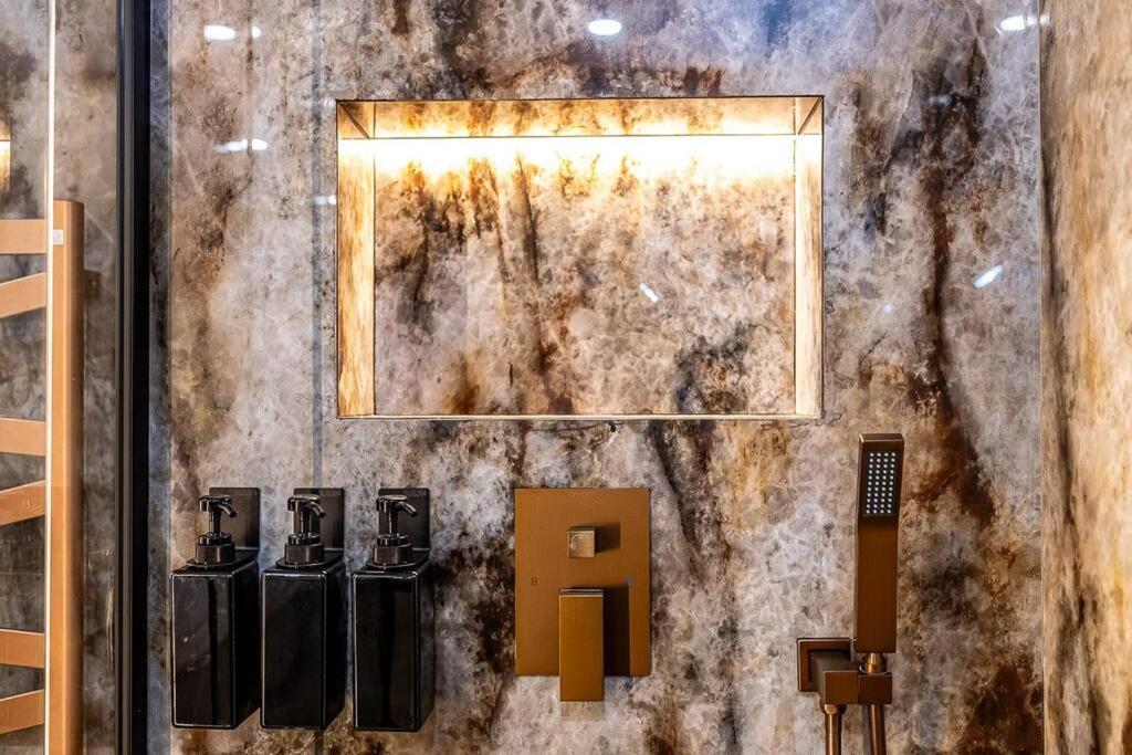 B Luxe Triplex, Cinema Near Place Des Vosges Ac Apartment