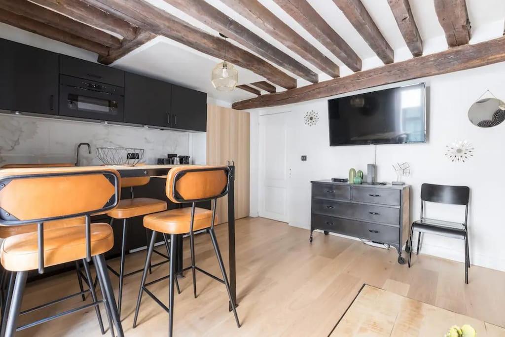 Grands Boulevard 31: Cosy 1br-4p 3d Apartment Paris