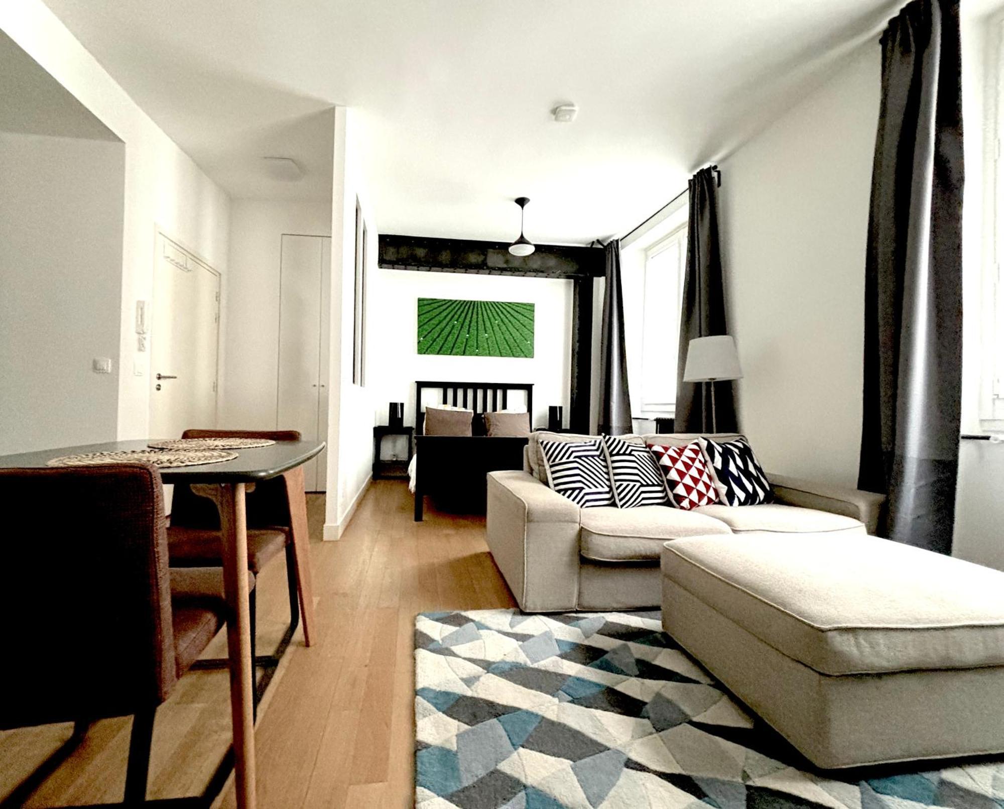 Marais Modern & Spacious