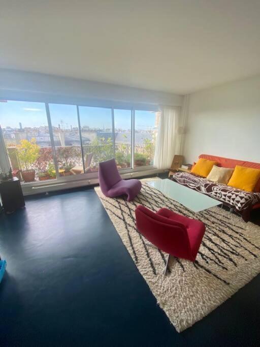 Appartement With Stunning View Of And Eiffel Tower