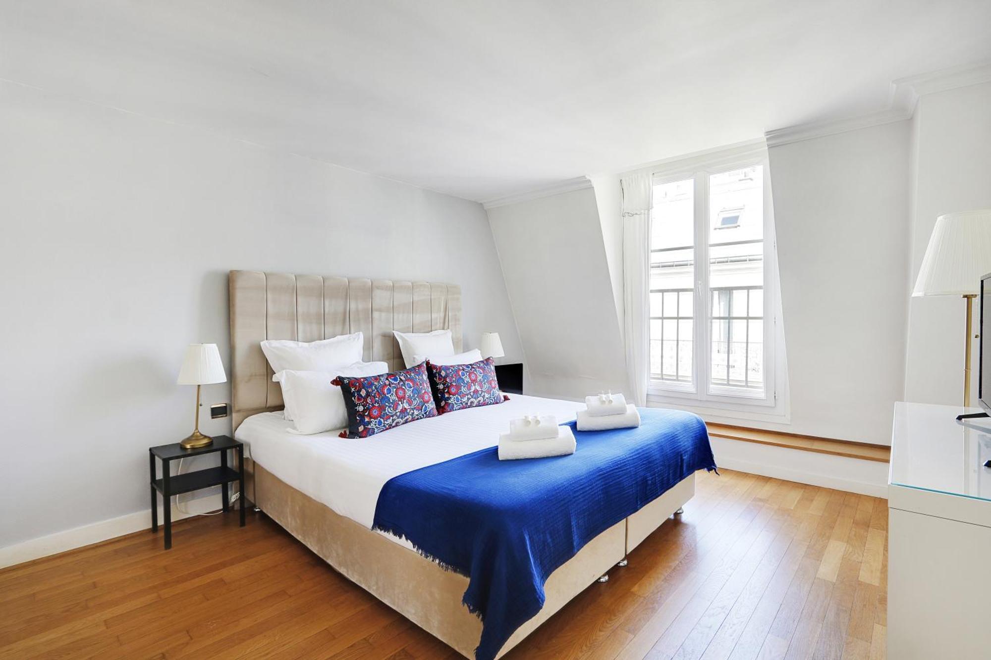 Pick A Flat's In Champs-elysees - Rue Ponthieu