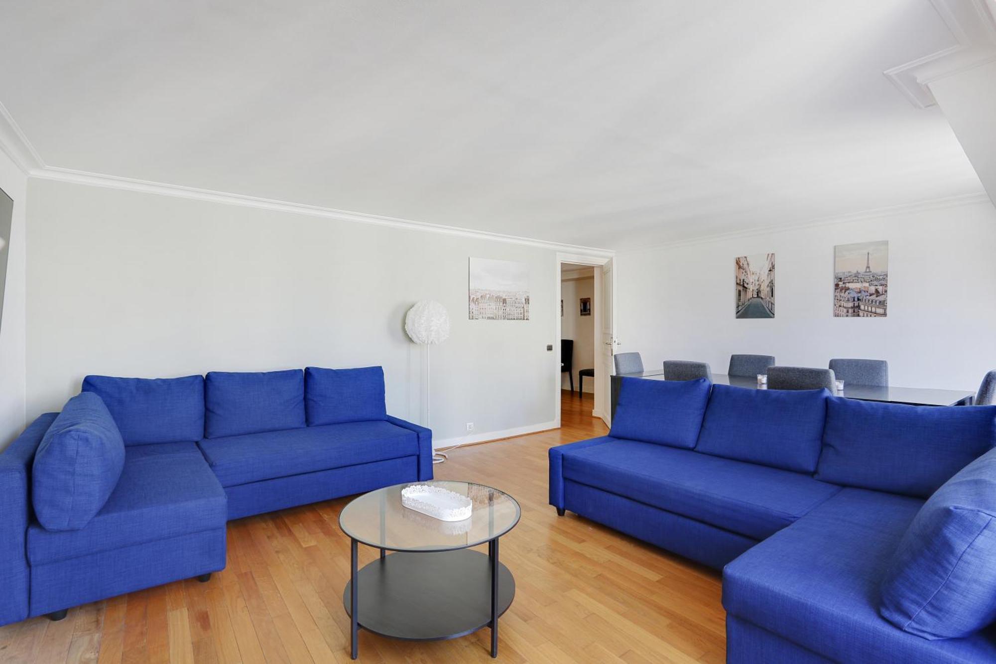 Apartment Pick A Flat's In Champs-elysees - Rue Ponthieu Paris