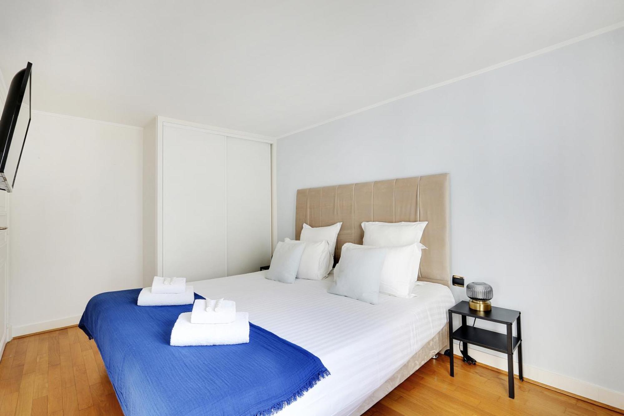 Pick A Flat's In Champs-elysees - Rue Ponthieu Apartment Paris