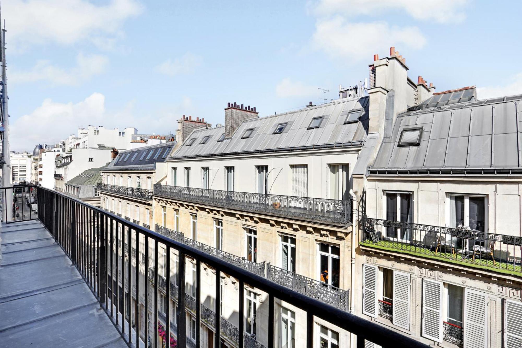 Pick A Flat's In Champs-elysees - Rue Ponthieu *