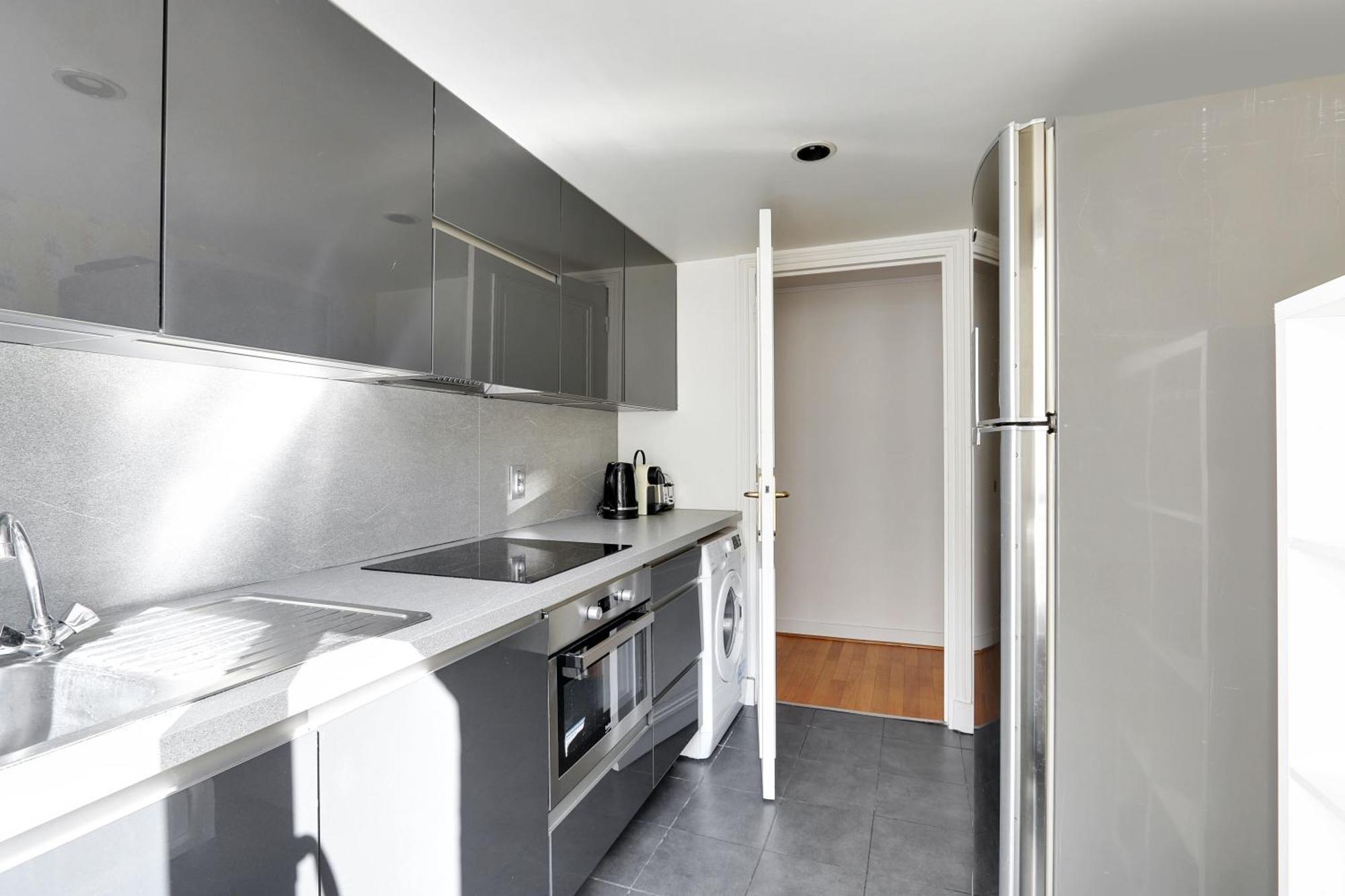 Pick A Flat's In Champs-elysees - Rue Ponthieu Apartment Paris