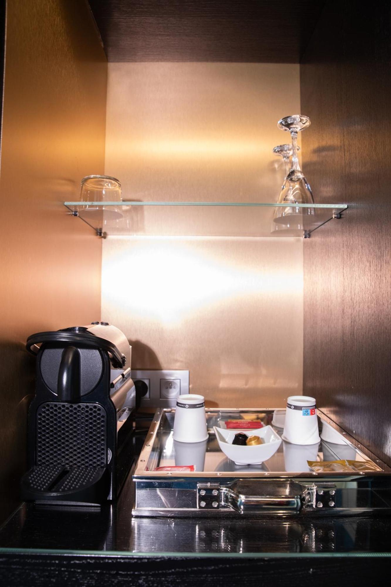 Hotel Dress Code Paris