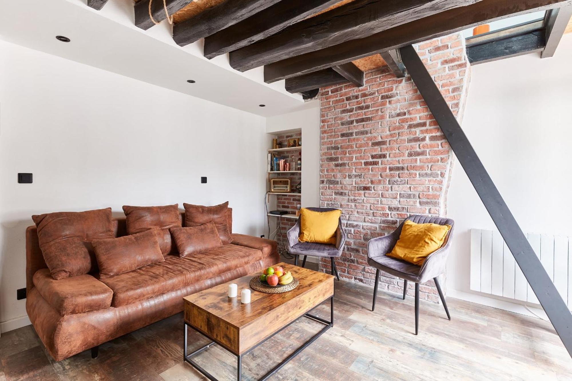 1br Space Apartment *