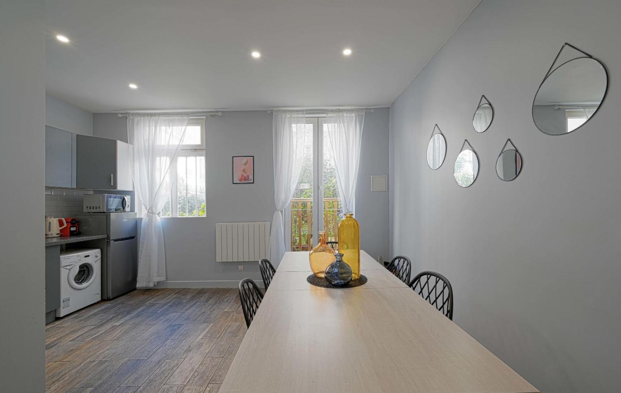 Apartment Two Floor With Theatre Paris