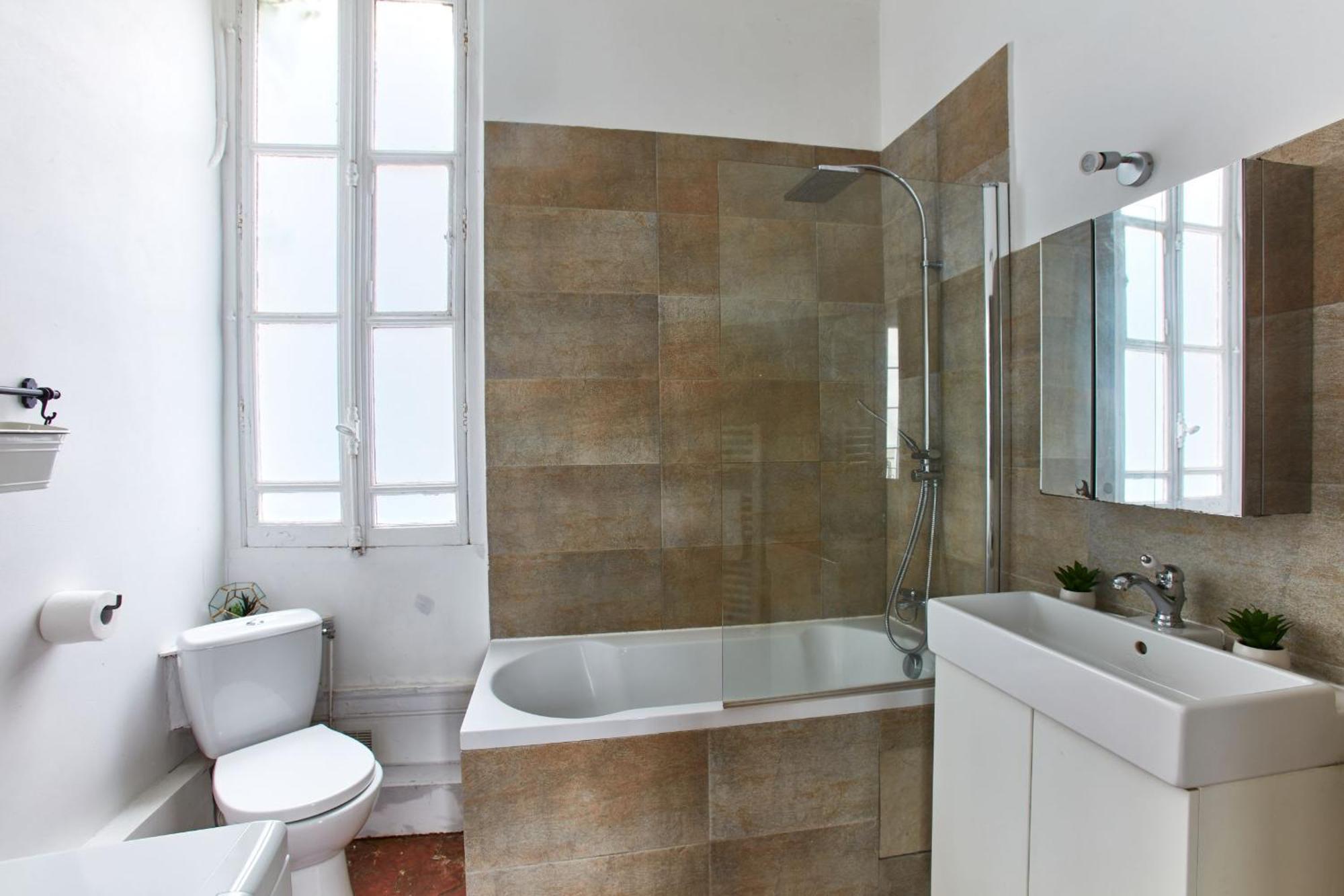 Apartment Heart Of & Montorgueil - 1br - Cityapartmentstay Paris