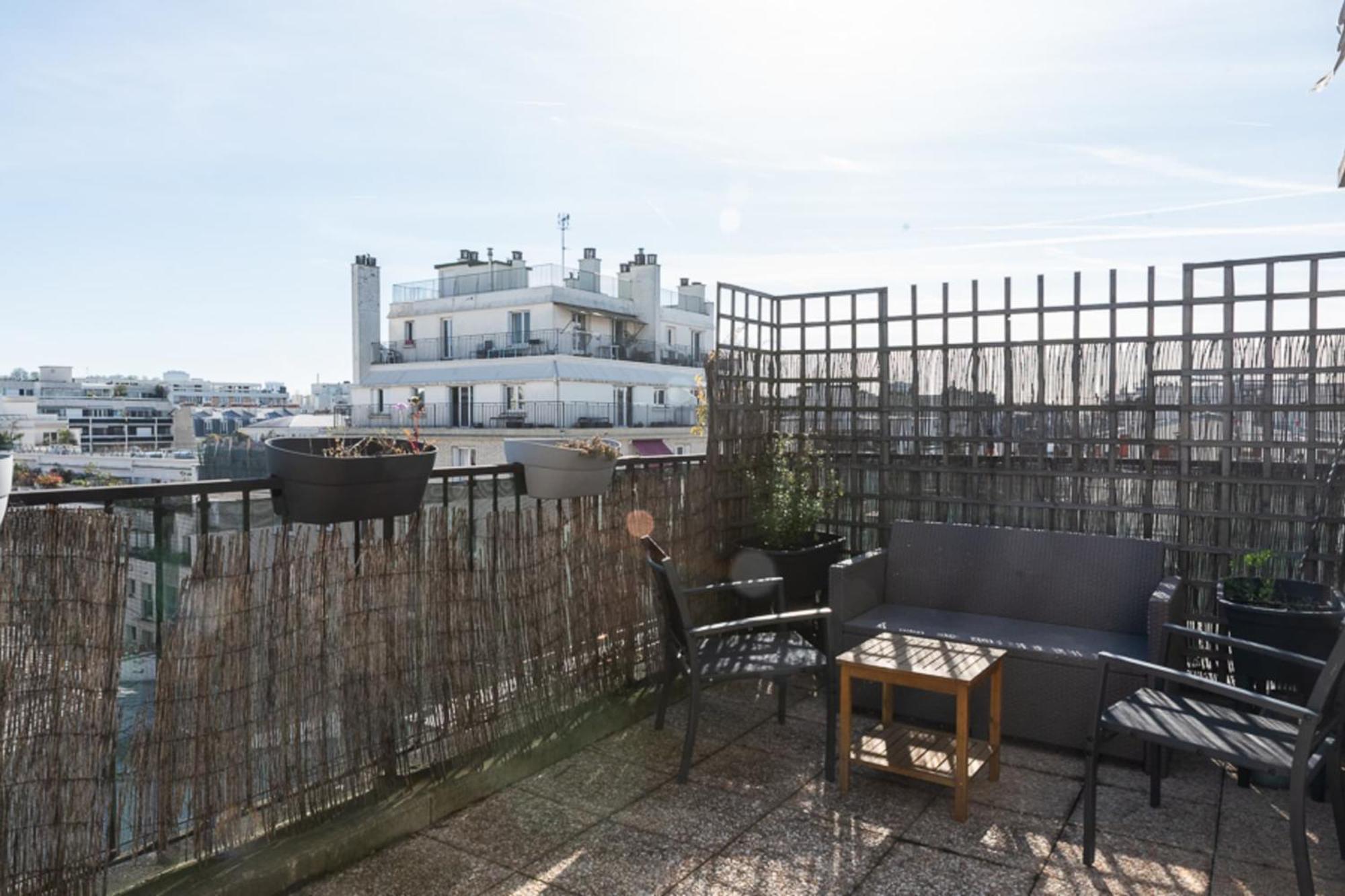 Bright Studio With Terrace Apartment