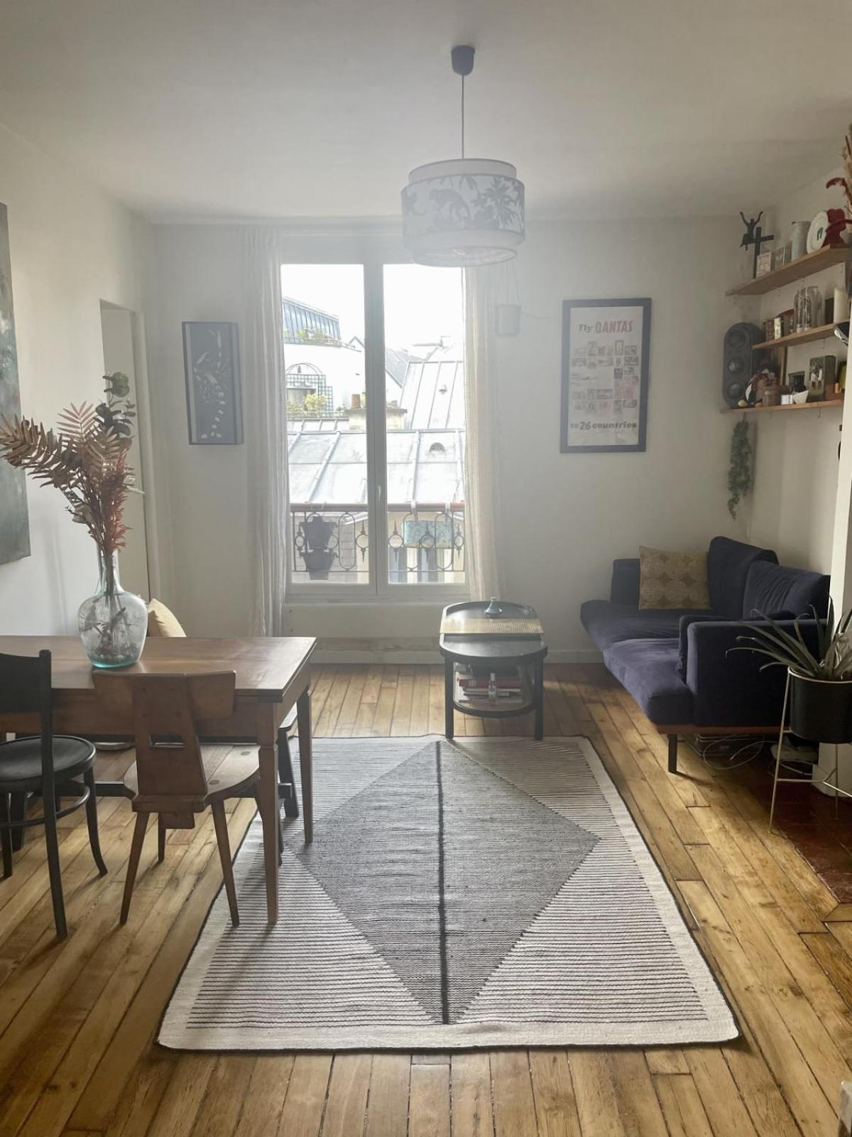 Parisian On Courtyard Apartment