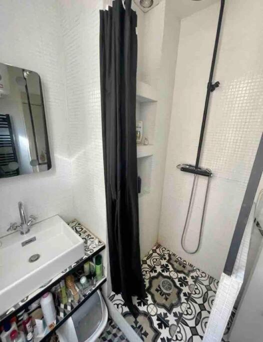 Apartment Charmant 2 Pieces A Gambetta Paris