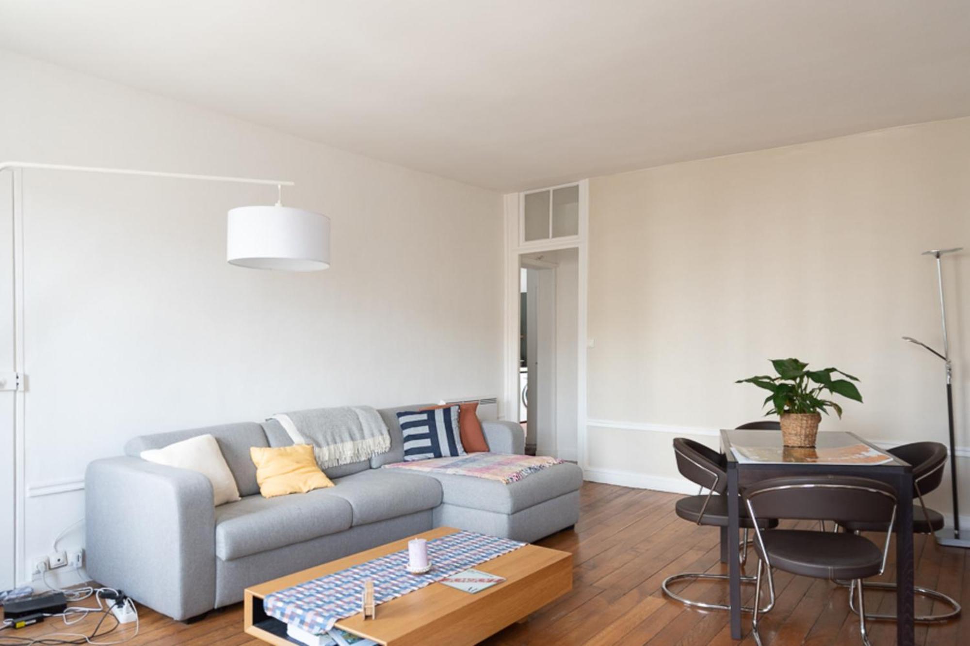 Charming 58 M Love Nest In The Heart Of Apartment *