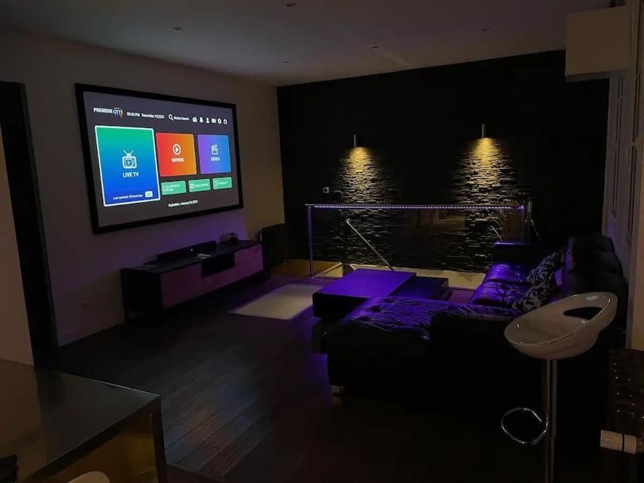 Apartment Super Souplex Cinema 4k 15 *