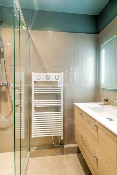 Apartment 6pers # Pere Lachaise # Voltaire # 11 *