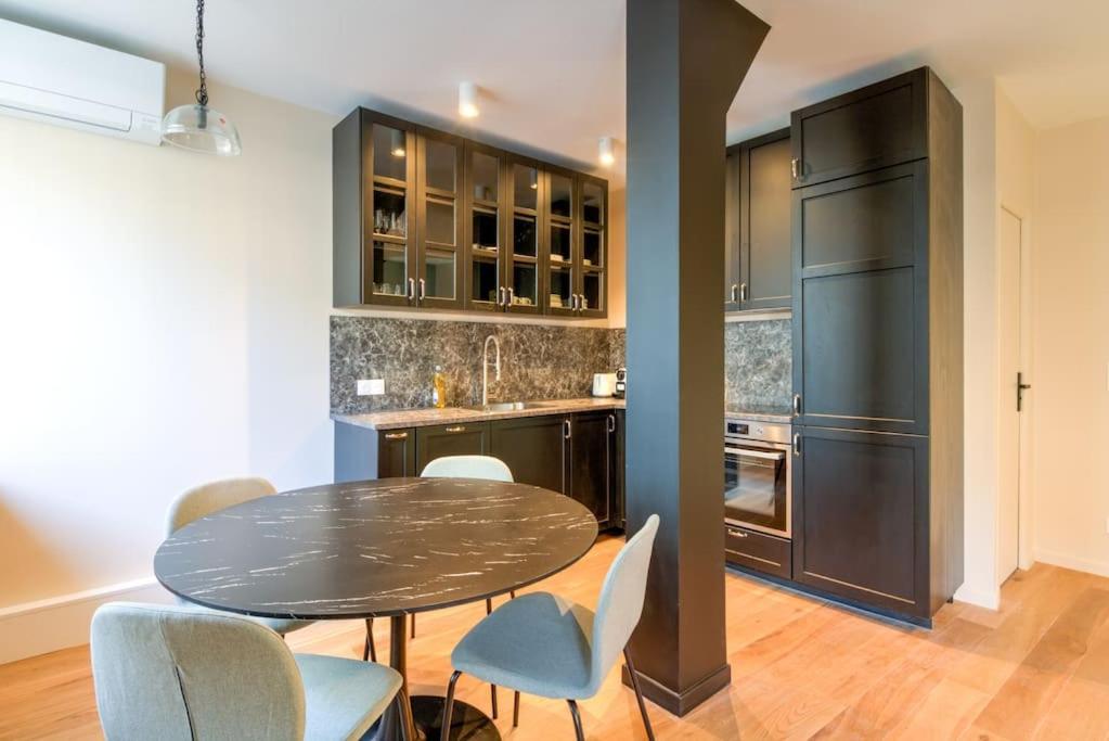 Apartment 6pers # Pere Lachaise # Voltaire # 11 Paris