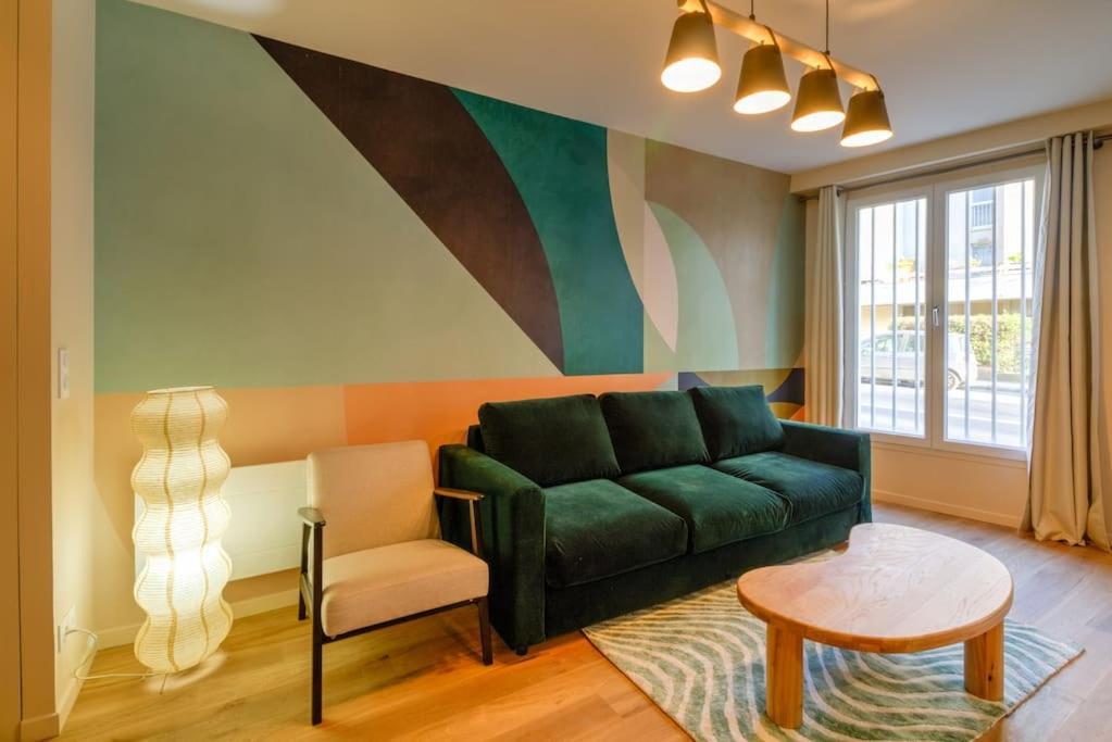 Apartment 6pers # Pere Lachaise # Voltaire # 11 Paris
