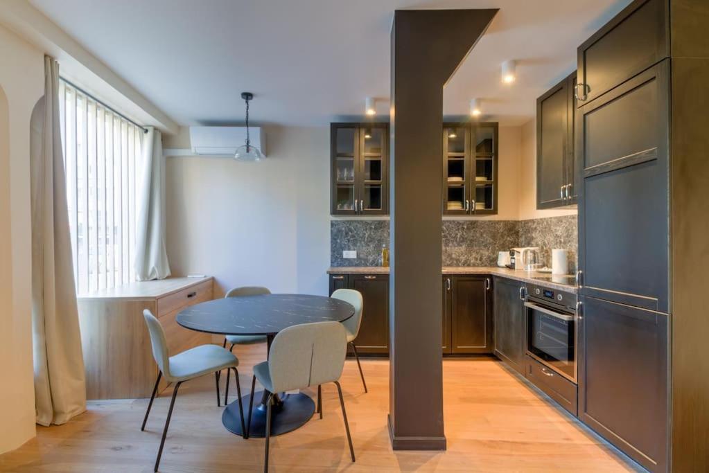 Apartment 6pers # Pere Lachaise # Voltaire # 11 Paris