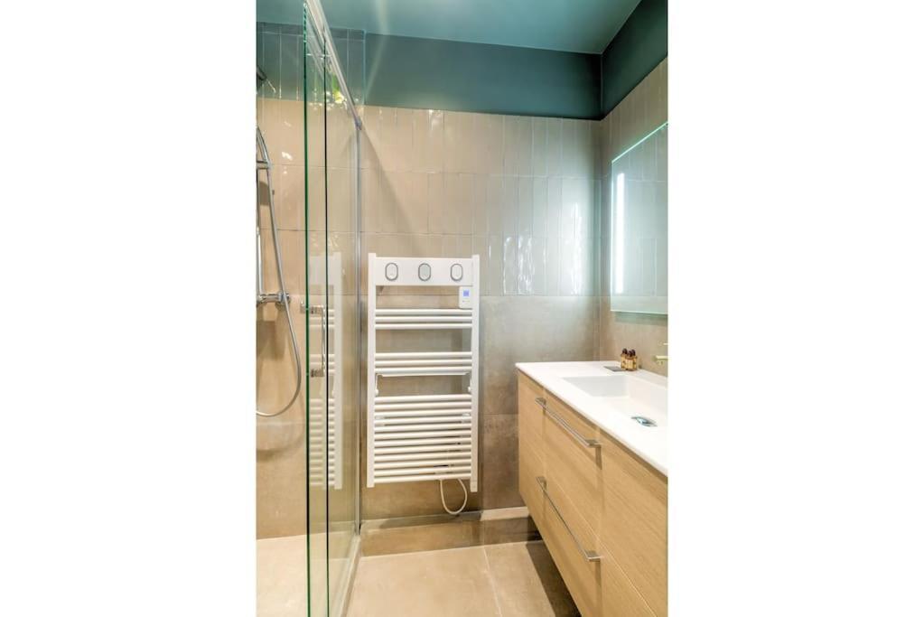 Apartment 6pers # Pere Lachaise # Voltaire # 11