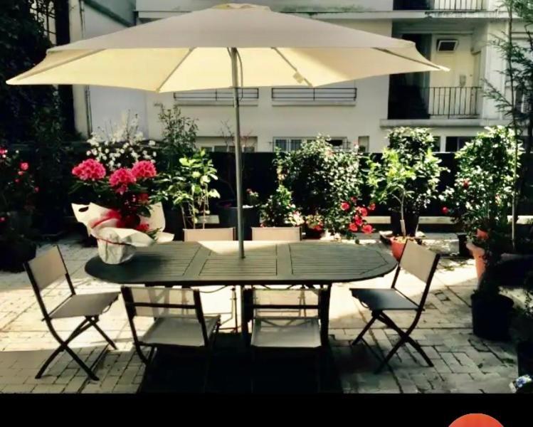 Tour Eiffel - Grand Deux Pieces Avec Terrasse Apartment *