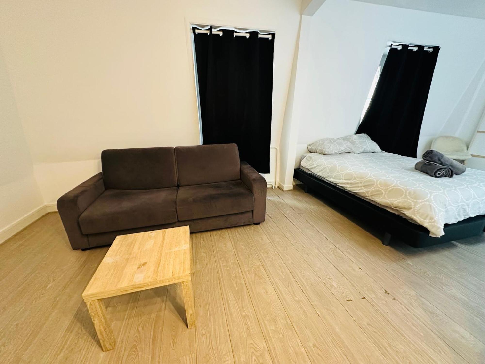 Apartment Spacieuses Flats Montaigne Champs Elysee