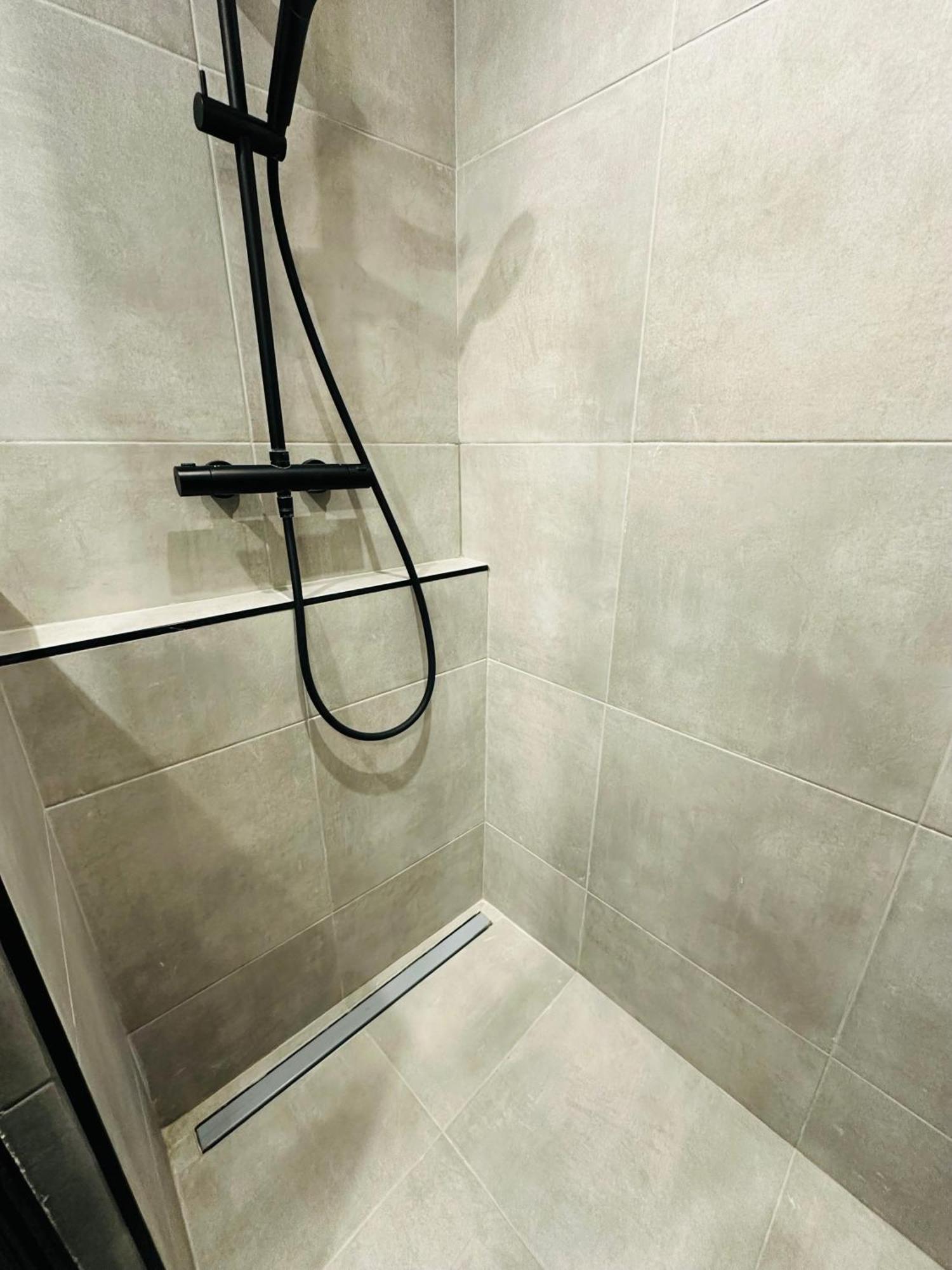 Apartment Spacieuses Flats Montaigne Champs Elysee *