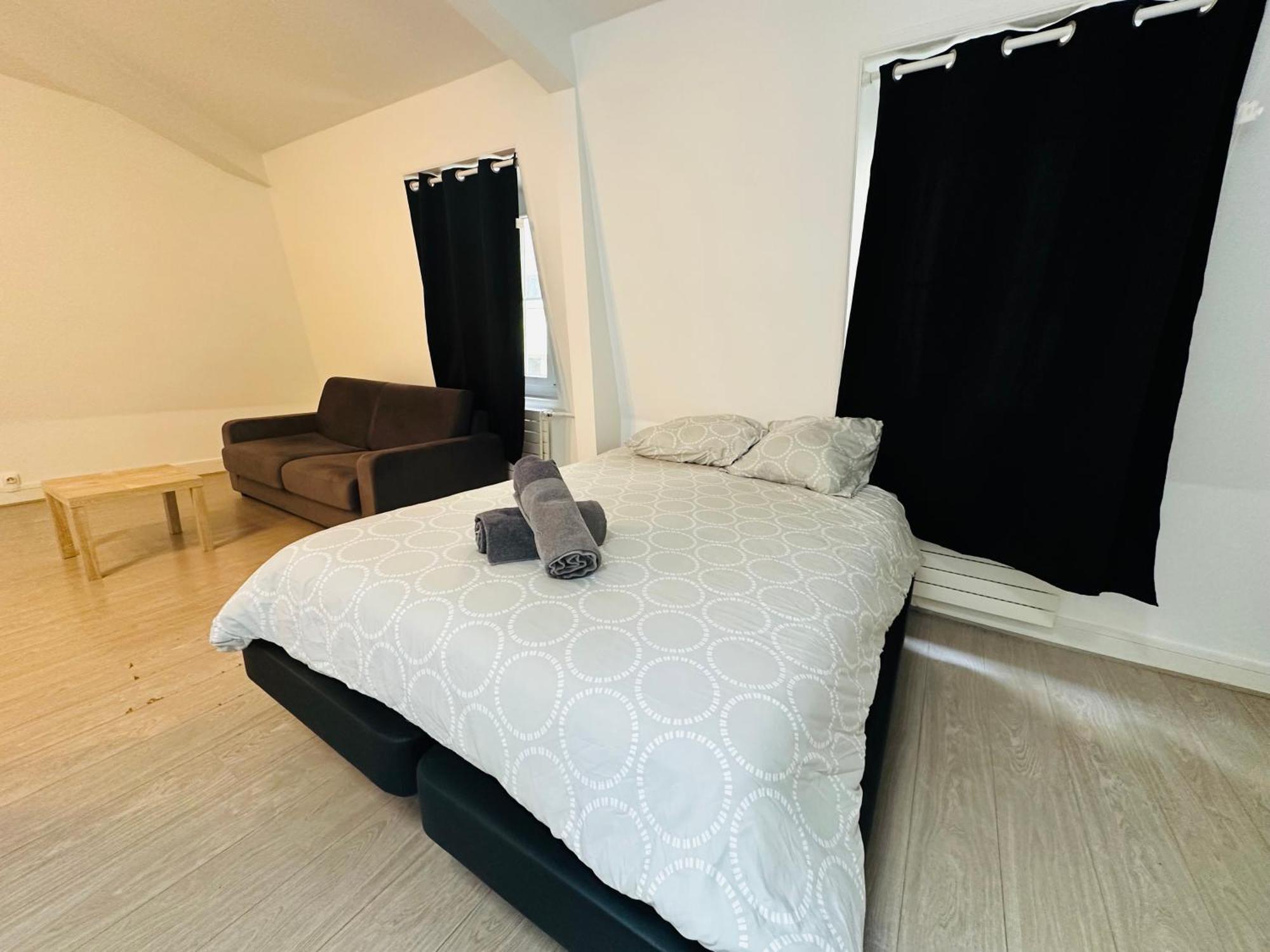 Apartment Spacieuses Flats Montaigne Champs Elysee *